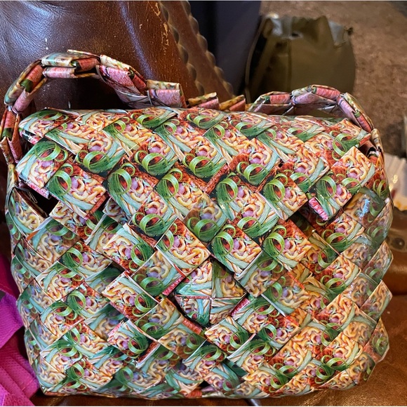 Purse Hand made in Mexico with repurposed materias (plastic packaging). - Picture 5 of 5